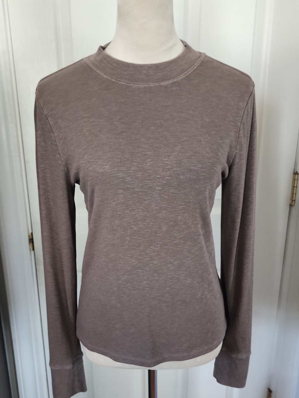NWOT GAP Long-Sleeve Crewneck Rib Tee In Mocha